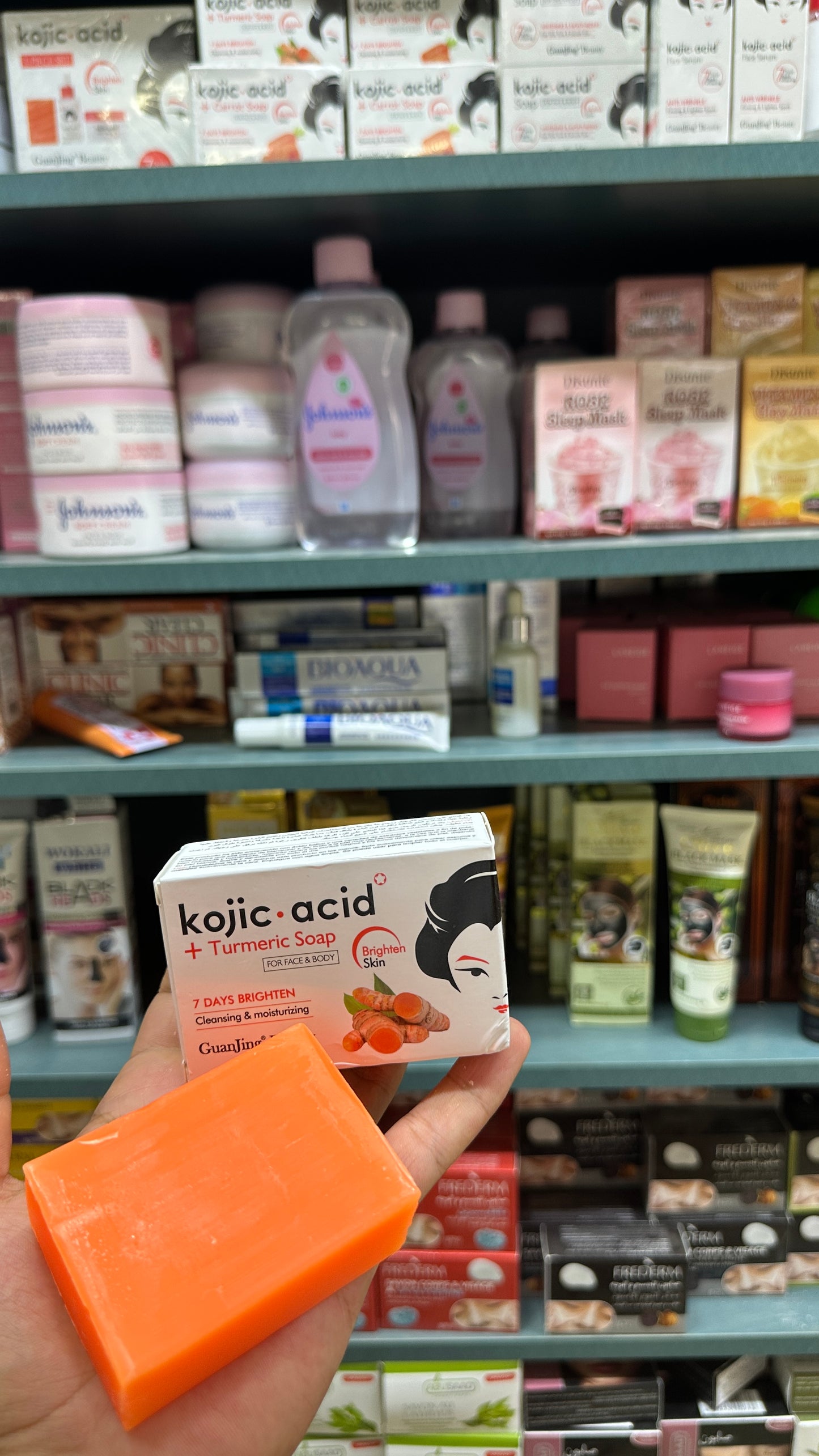 🌟 KOJIC ACID - Carrot Soap